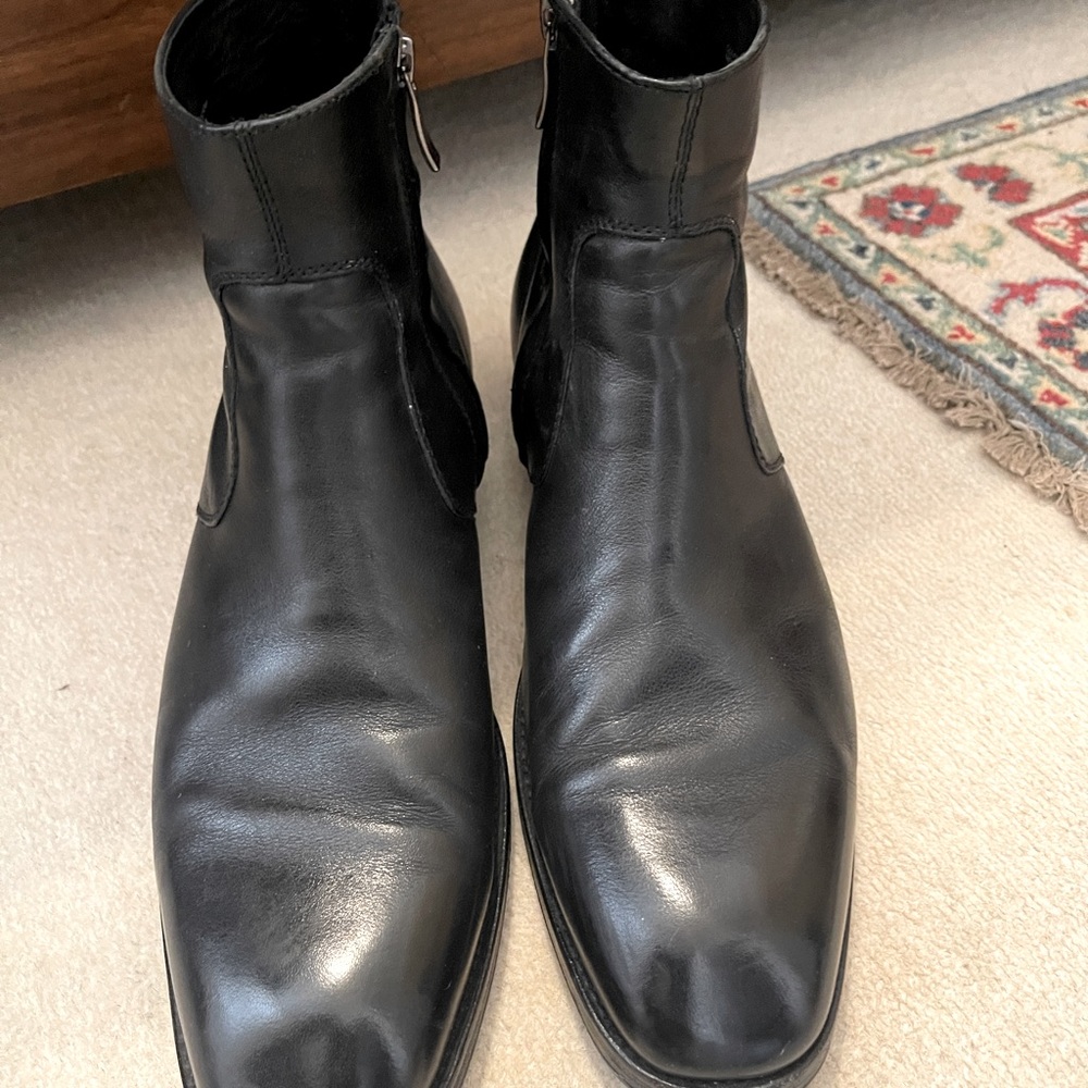 Black Kenneth Cole Chukka boot